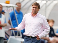 Главный тренер «Локомотива-2» Евгений Ха