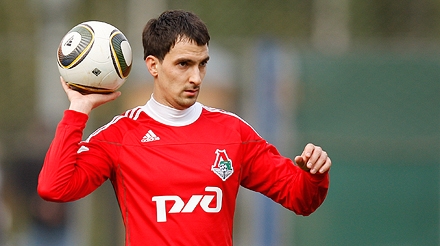 Сегодня защитнику \Локомотива\ и сборной