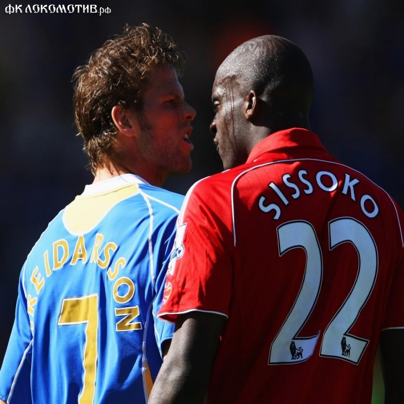 10 самых грубых футболистов современности