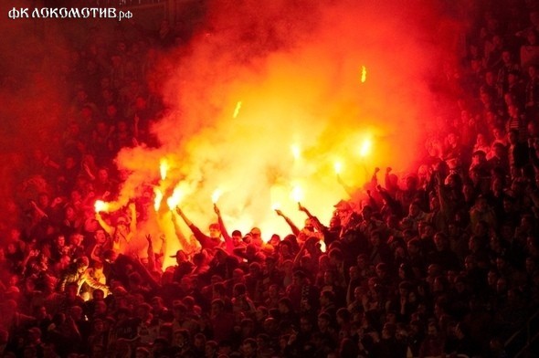 Фанатов выгонят со стадионов Фанатов выгонят со стадионов