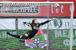 Вратарь "Кубани" Александр Беленов в матче 11-го тура чемпионата России по футболу среди клубов Премьер-лиги между ФК "Локомотив" (Москва) и ФК "Кубань" (Краснодар).