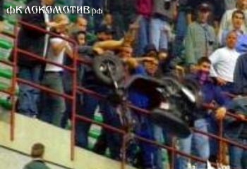 16 предметов, которые выбрасывали на поле