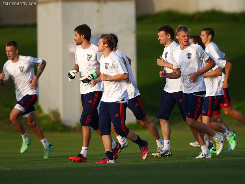 Молодежная сборная России готовится к матчу против Голландии