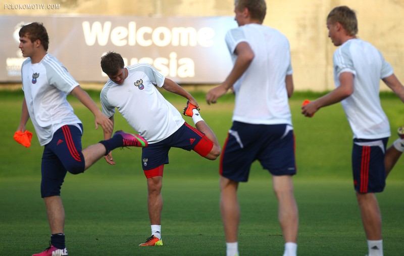 Молодежная сборная России готовится к матчу против Голландии
