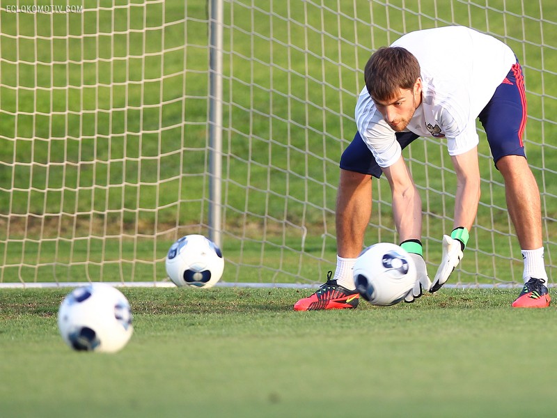 Молодежная сборная России готовится к матчу против Голландии
