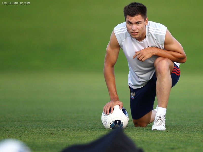 Молодежная сборная России готовится к матчу против Голландии