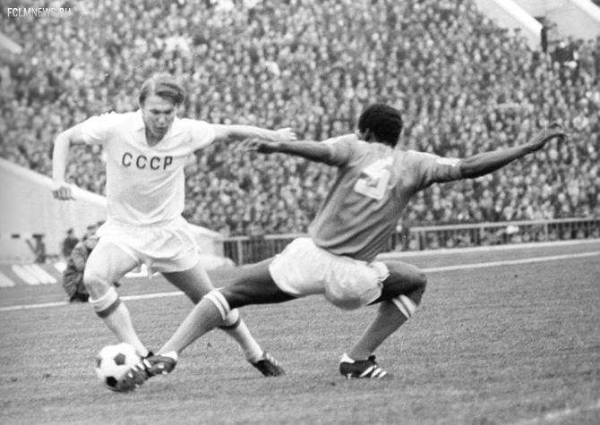 8 футболистов, которые чаще всех становились лучшими в стране