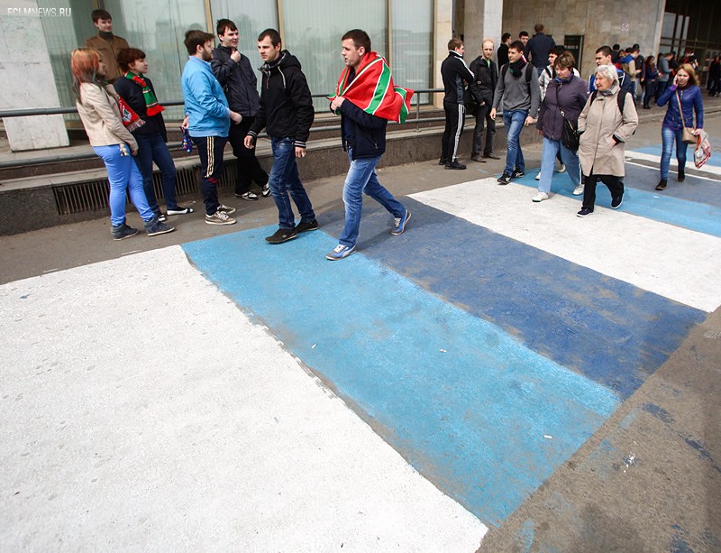 Перформанс «Локо», Бубнов и Тарасов на трибуне