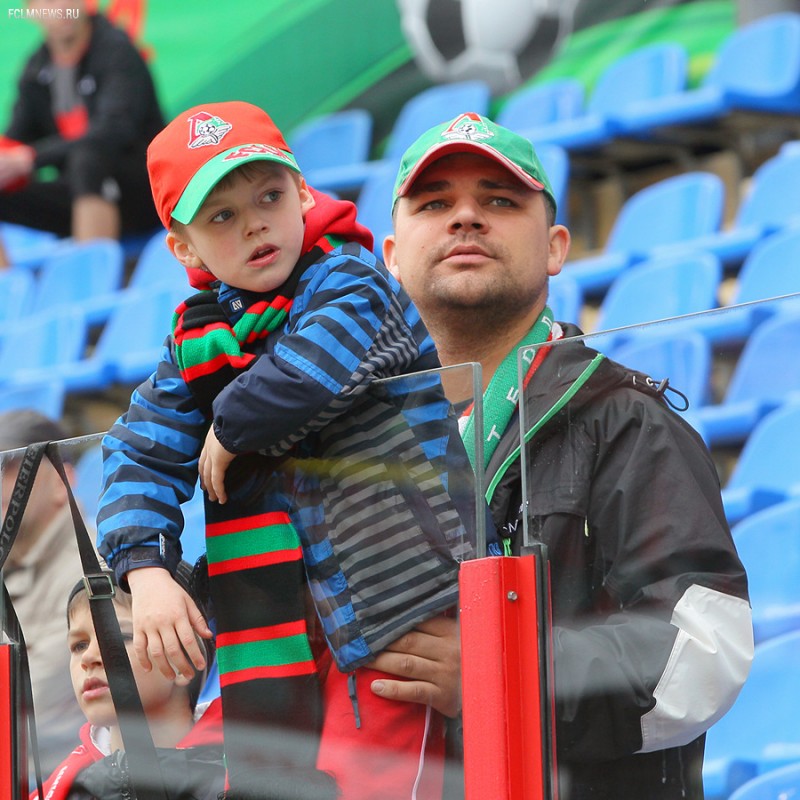 Перформанс «Локо», Бубнов и Тарасов на трибуне