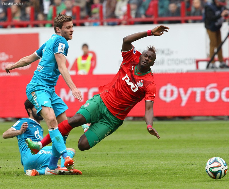 Перформанс «Локо», Бубнов и Тарасов на трибуне