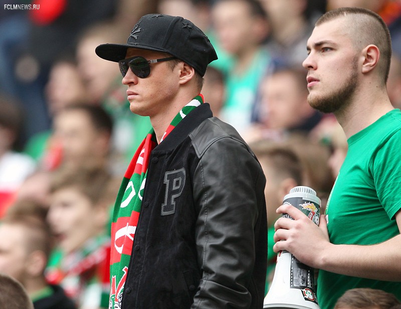 Перформанс «Локо», Бубнов и Тарасов на трибуне