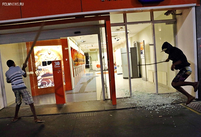 Как Бразилия протестует против чемпионата мира