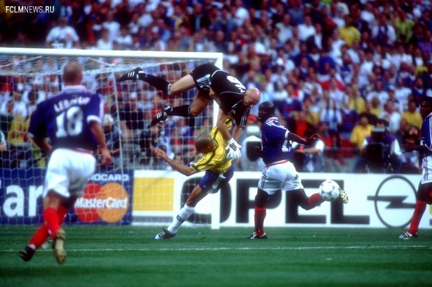 Скандалы чемпионатов мира: От Футбольной войны до тайны Зубастика