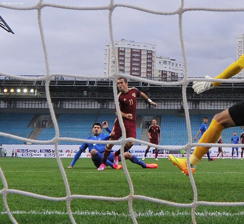 ...Александр КЕРЖАКОВ оперативно удвоил счет - и многое стало ясно. Фото - Александр ФЕДОРОВ, "СЭ"