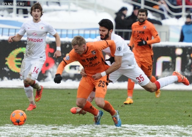 Поле частично покрыто снегом. Фото ТАСС
