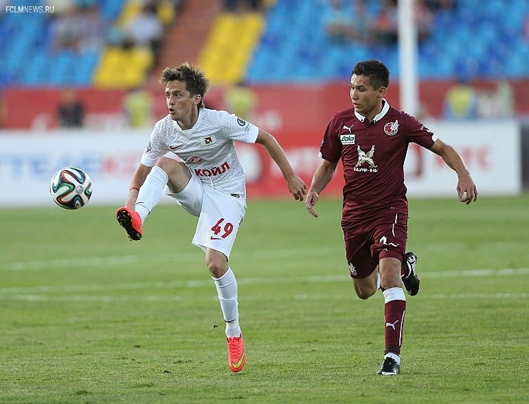 Эльмир НАБИУЛЛИН (справа). Фото Александр СТУПНИКОВ, ФК "Спартак"