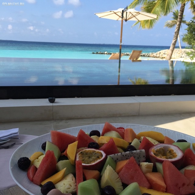 Пока рубль падает. Как отдыхают футболисты