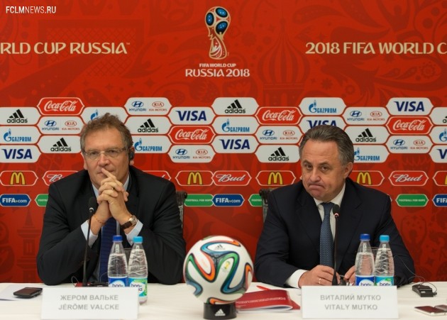 Генеральный секретарь ФИФА Жером Вальке и министр спорта РФ Виталий Мутко (слева направо). Фото ТАСС.
