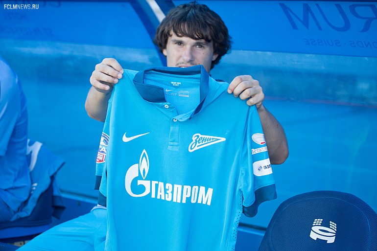 Молодым в запас у нас дорога. 10 самых дорогих молодых россиян