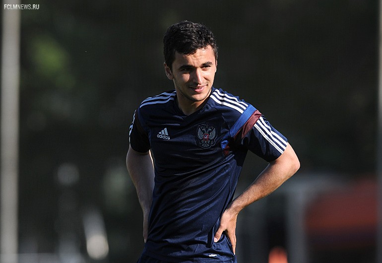 Молодым в запас у нас дорога. 10 самых дорогих молодых россиян