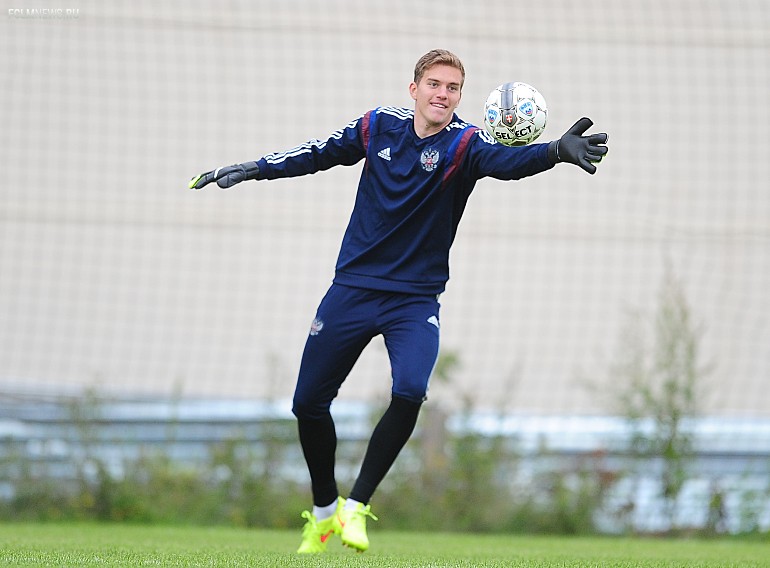 Молодым в запас у нас дорога. 10 самых дорогих молодых россиян