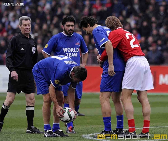 Сборная СССР сыграла вничью со Сборной Мира (фото)