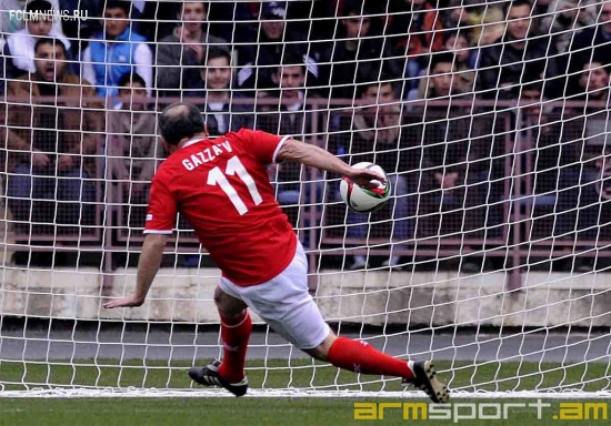 Сборная СССР сыграла вничью со Сборной Мира (фото)