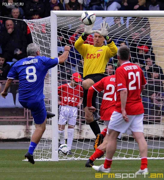 Сборная СССР сыграла вничью со Сборной Мира (фото)