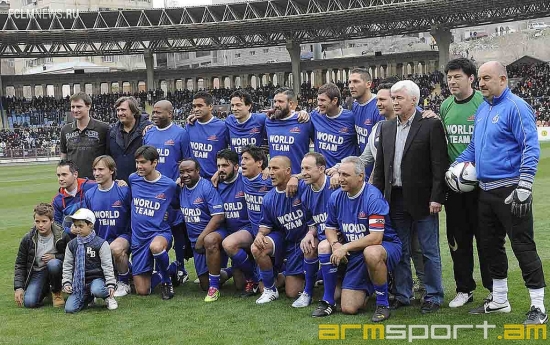 Сборная СССР сыграла вничью со Сборной Мира (фото)