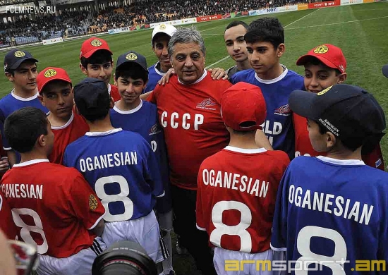 Сборная СССР сыграла вничью со Сборной Мира (фото)