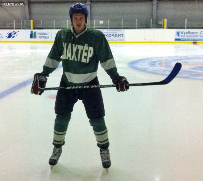 Мяч и шайба. Футболисты, которые играют в хоккей