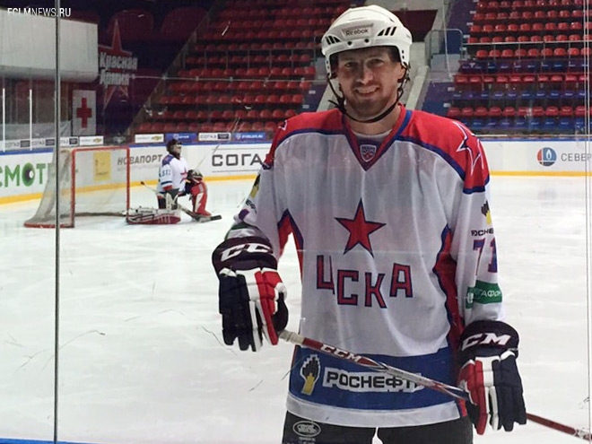 Мяч и шайба. Футболисты, которые играют в хоккей