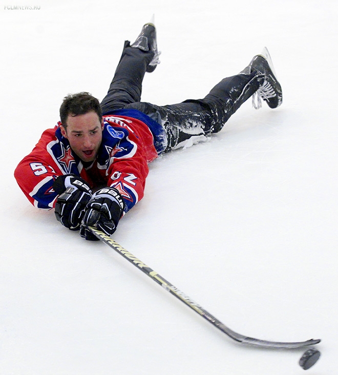 Мяч и шайба. Футболисты, которые играют в хоккей