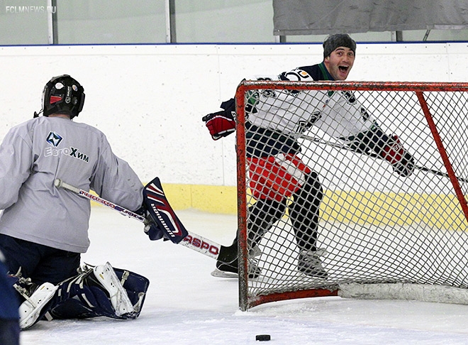 Мяч и шайба. Футболисты, которые играют в хоккей