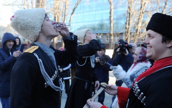 Рюмка воды на сабле. Как чествовали Алексея Миранчука - лучшего молодого игрока