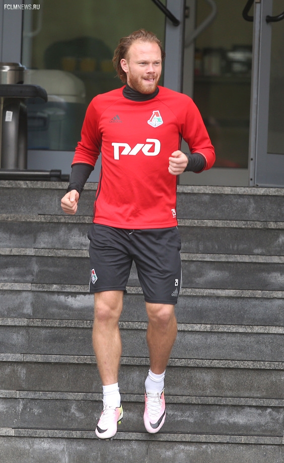  Матрёшка Чорлуки, пронзительный взгляд Майкона и силач Галаджан. Фото тренировки