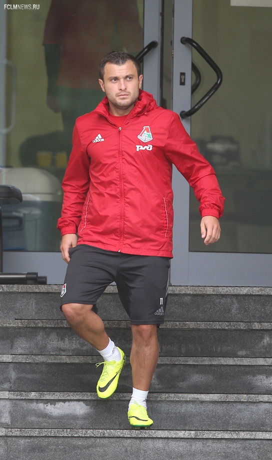  Матрёшка Чорлуки, пронзительный взгляд Майкона и силач Галаджан. Фото тренировки