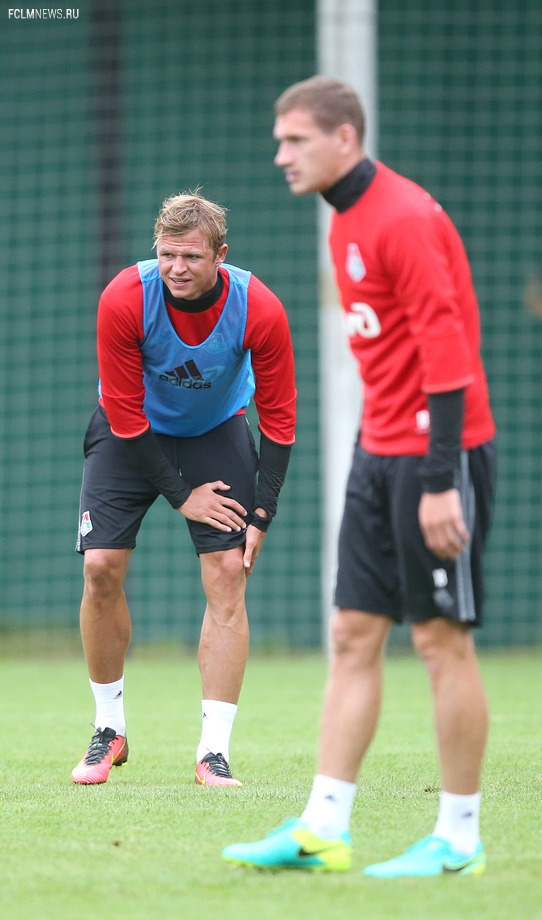  Матрёшка Чорлуки, пронзительный взгляд Майкона и силач Галаджан. Фото тренировки