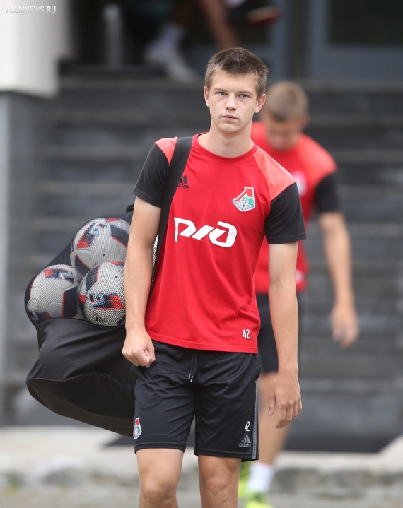  Матрёшка Чорлуки, пронзительный взгляд Майкона и силач Галаджан. Фото тренировки