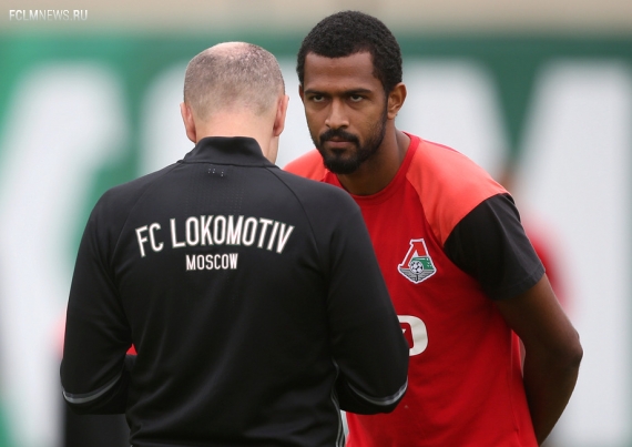  Матрёшка Чорлуки, пронзительный взгляд Майкона и силач Галаджан. Фото тренировки