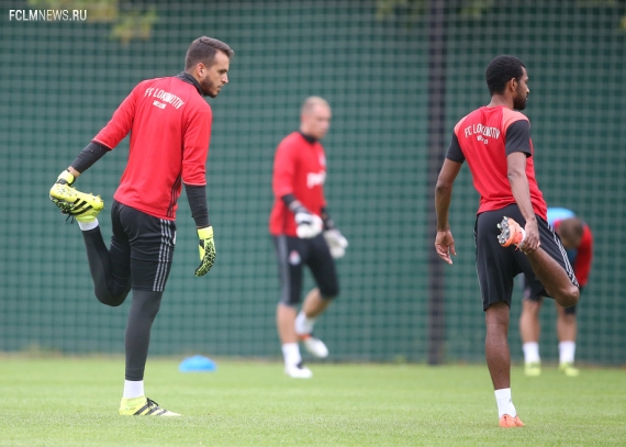  Матрёшка Чорлуки, пронзительный взгляд Майкона и силач Галаджан. Фото тренировки