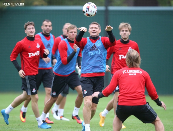  Матрёшка Чорлуки, пронзительный взгляд Майкона и силач Галаджан. Фото тренировки