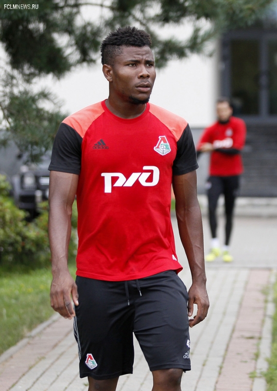  Матрёшка Чорлуки, пронзительный взгляд Майкона и силач Галаджан. Фото тренировки