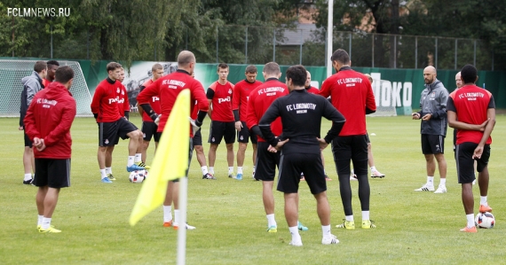  Матрёшка Чорлуки, пронзительный взгляд Майкона и силач Галаджан. Фото тренировки