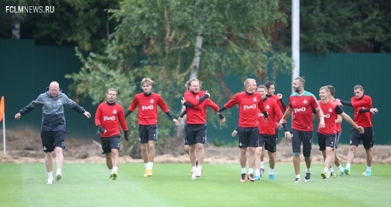  Матрёшка Чорлуки, пронзительный взгляд Майкона и силач Галаджан. Фото тренировки