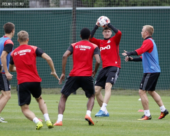  Матрёшка Чорлуки, пронзительный взгляд Майкона и силач Галаджан. Фото тренировки