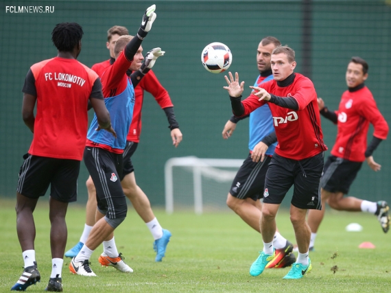  Матрёшка Чорлуки, пронзительный взгляд Майкона и силач Галаджан. Фото тренировки