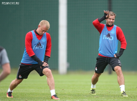  Матрёшка Чорлуки, пронзительный взгляд Майкона и силач Галаджан. Фото тренировки