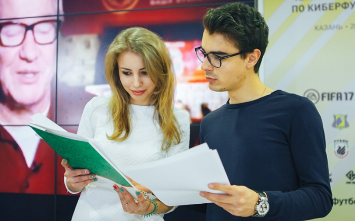 Антон KLENOFF сыграет с «Зенитом», «Томью» и «Анжи» в чемпионате РФПЛ по киберфутболу Антон KLENOFF сыграет с «Зенитом», «Томью» и «Анжи» в чемпионате РФПЛ по киберфутболу