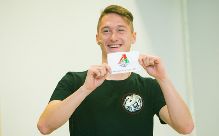 Антон KLENOFF сыграет с «Зенитом», «Томью» и «Анжи» в чемпионате РФПЛ по киберфутболу Антон KLENOFF сыграет с «Зенитом», «Томью» и «Анжи» в чемпионате РФПЛ по киберфутболу